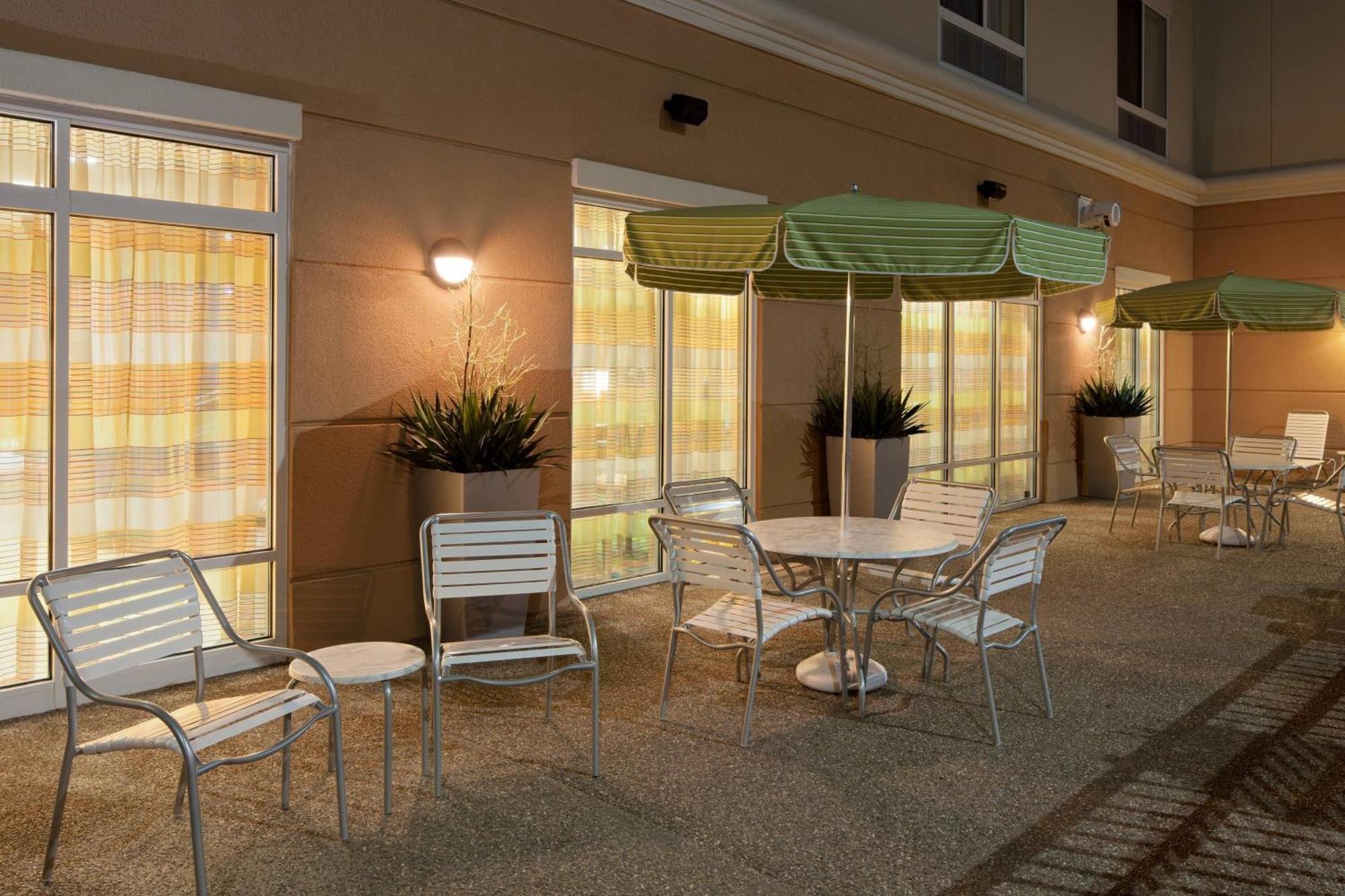 Fairfield Inn & Suites לואיסבורג מסעדה תמונה